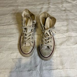 Converse Chucks high tops